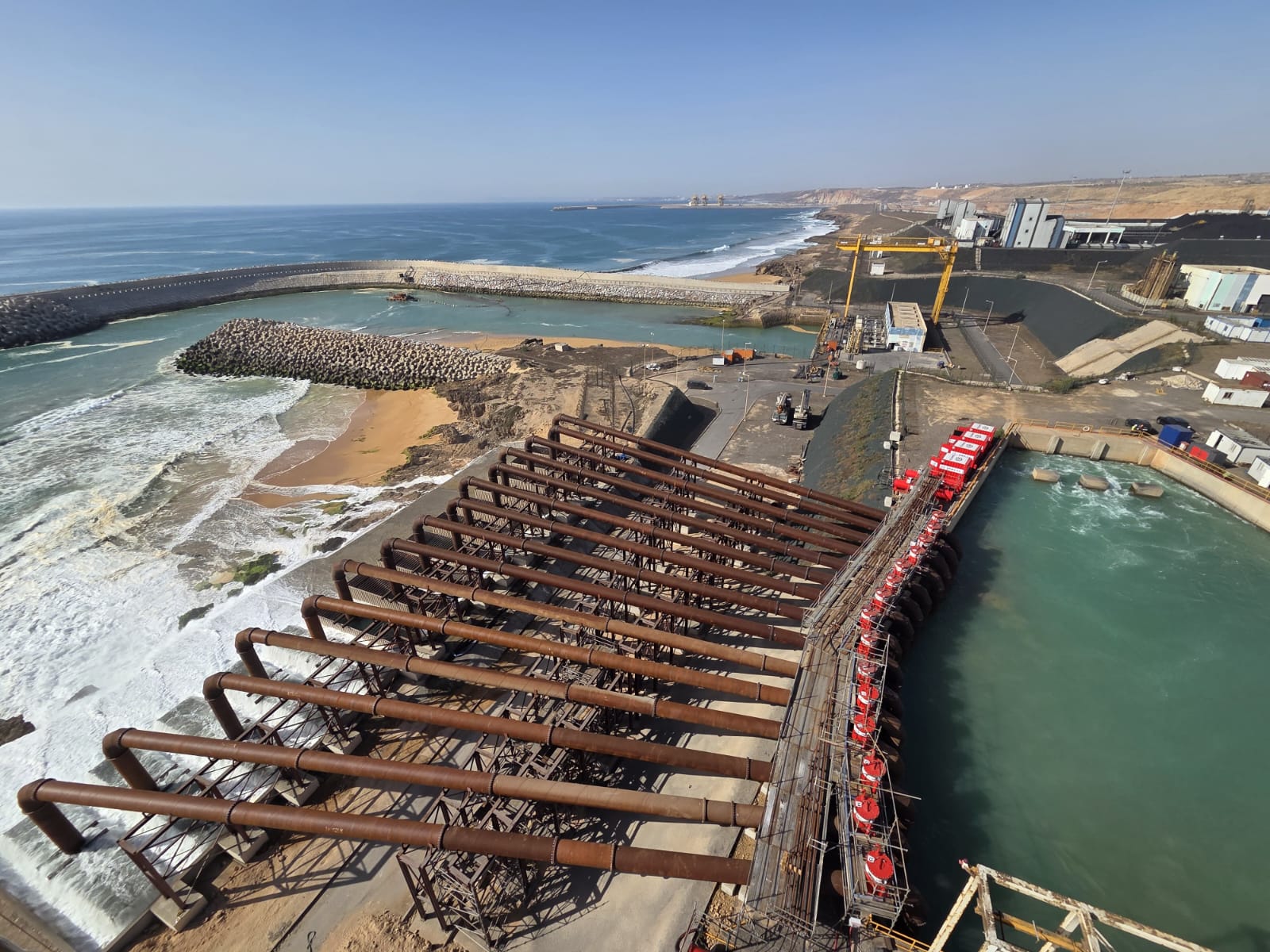Ouvrage maritime industriel
